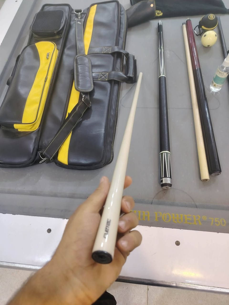 عده كامله للبيع مكونه من 
كيوب كيوتك كاربون ابيض

 كيوب كسره وجمب خشب

كيوب جمب كاربون نوع برودتر

ريست اصلي

جف برودتر جف عادي

صول بردتر اصلي

خاولي بردتر اصلي

جنطه برودتر اصليه4*8

اي استفسار مراسله الرقم واتس اب ***********
