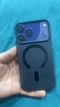 ايفون اكس ار • ذاكرة ٦٤ • بطارية ١٠٠