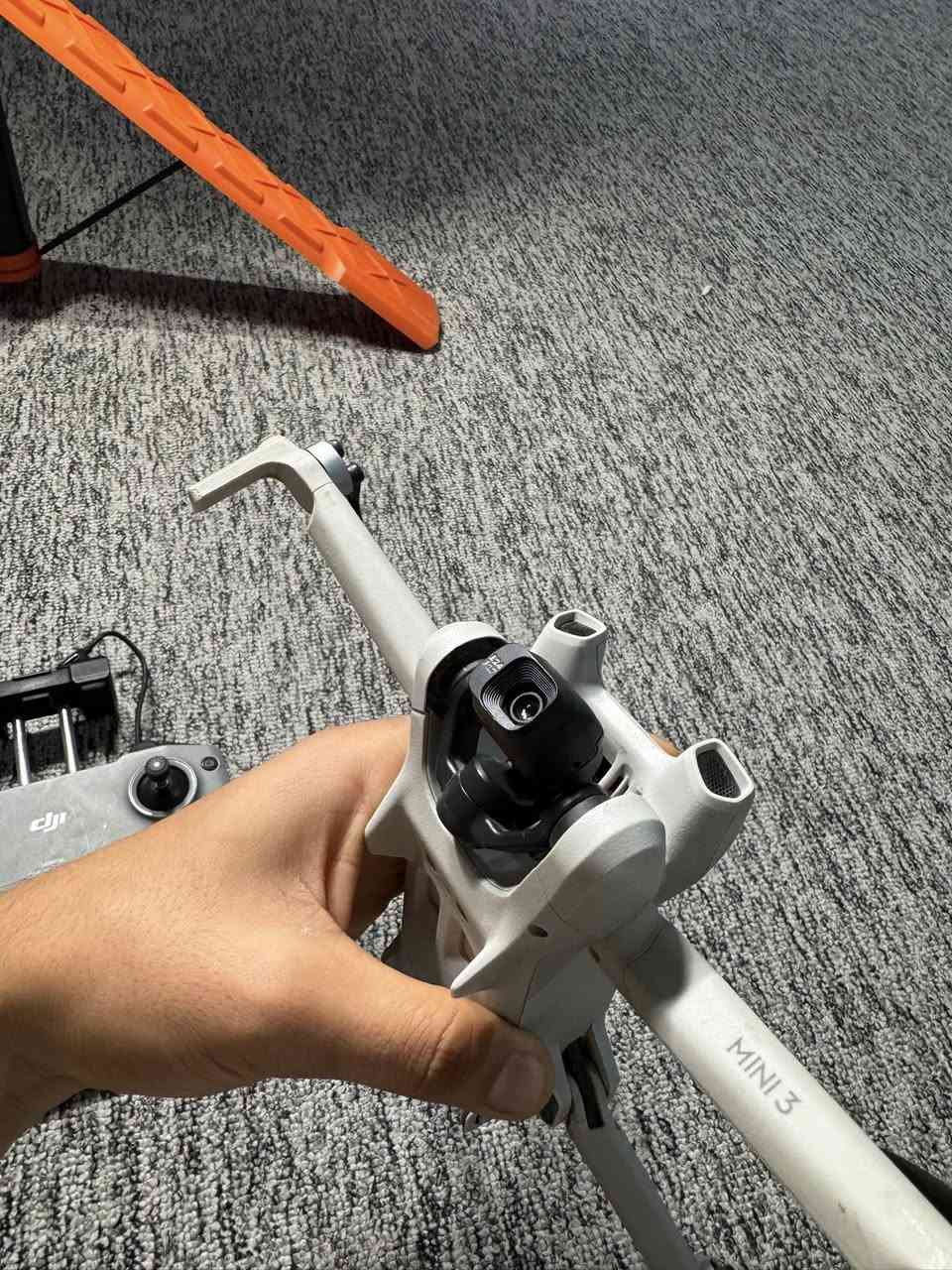 درون مني 3 البيع وياها جنطه و 3 بطاريات وشاحنتها جاهزه تجي تطيرها وتصور بيها يلا تستلم فقط الكمبل مالتها مصلح وشغاله مبيها اي مشكله مكاني نجف كوفه معندي توصيل رقمي ***********
