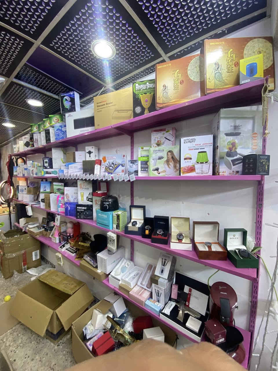 السلام عليكم شلعه امزون منوعه من كلشي وبيهة 2 كراتين نواعم تنباع عله الف وبيهة خشن  للبيع شلع بيهن من 5 الى7 كراتين متروسه وكله شغال  السعر خاص عله الواتساب والي اتصير من نصيبه اله هديه قيمتهة فوك ال60 الف 

السعر/خاص/خاص/خاص واتساب بس 

المكان/ بغداد / حي الجوادين

رقم الواتساب /***********

رقم الاتصال /***********
