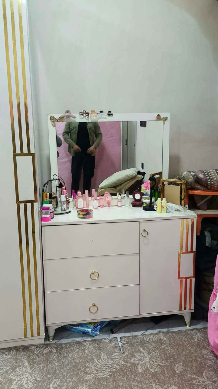 غرفەنوم للبیع 6قطعەبدون دوشک سعر450الف عنوان کرکوک بارودخانە
***********
*********** كركوك, العراق
