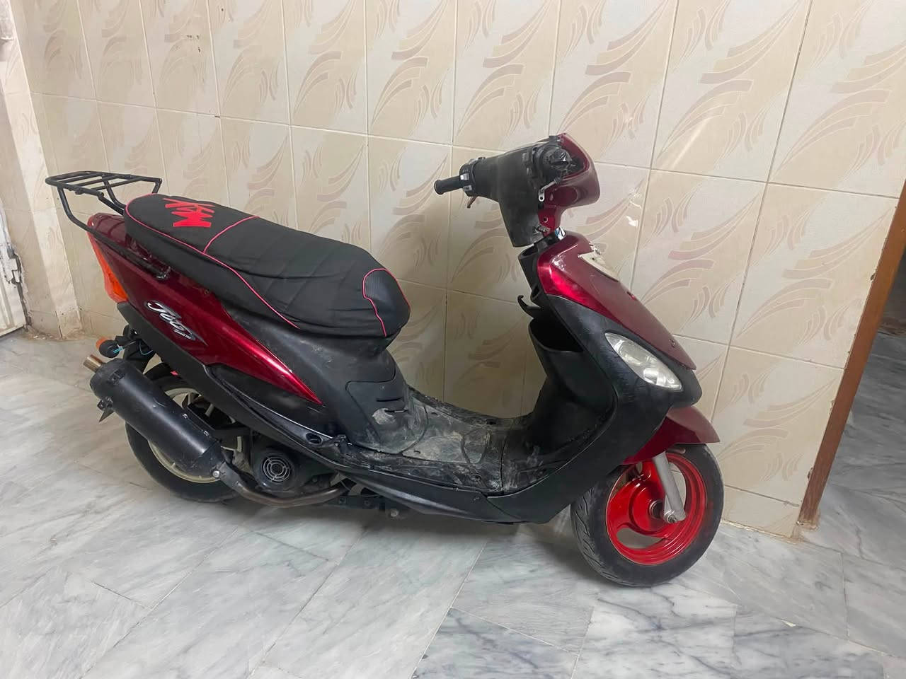 سلام عليكم دراجه ماكس منغولي محرك بلادي ونضيفه دراجه نكره سلف هاي صور كبالك تصوير ليل ودراجه مامغسوله ذا راسلي ادرلك تفاصيل اكثر
صارنصهFM🚀
بوشه بلاديه 49❤️
شلعه تموت 💣
كهربايات كله شغله ماعده الشاير يمنه والايسره
السعر 750بيه مجال الشراء وحك الجيه 
رقم الهاتف ***********
