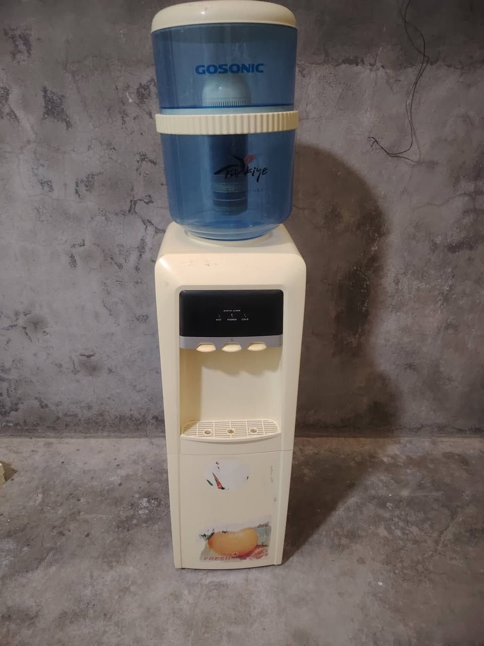 ئەم ئەشیانە بۆفرۆشتن  بەنرخی هەرزان 
سۆپای تەلەفزیۆنی یابانی ئەسڵی   شارپ زۆر پاکە نرخی 45هەزار و مەعمەلە 
بەراد ئاو زۆر پاکە بەشەرت ساردو گەرم و سەلاجە نرخی 35هەزار و مەعمەلە 
تەنور نان کردن زۆر پاکە نرخی 35هەزار و مەعمەلە 
سۆپای بالەی یابانی ئەسڵی زۆر پاکە نرخی 40هەزار و مەعمەلە 
شوێن{ سـمود } /***********
