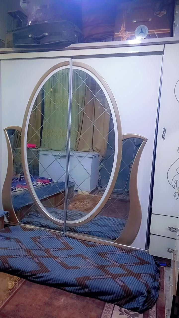 غرفه للبيع ٣٠٠ وبيه مجال بصره

