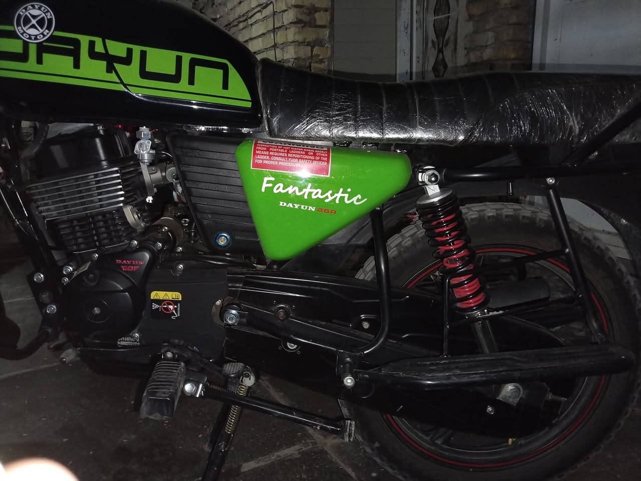 دايوان 2025  رقم اربيل محرك 200cc دراجه ناعمه وجديده وضع الشركه
ماشيه 4000 وشويه بعدها بأسم المعرض تحويل مباشر سنويه لل30 تنتهي السعر (2400)وبيها مجال عنواني بغداد الحسينيه راشديه ***********
