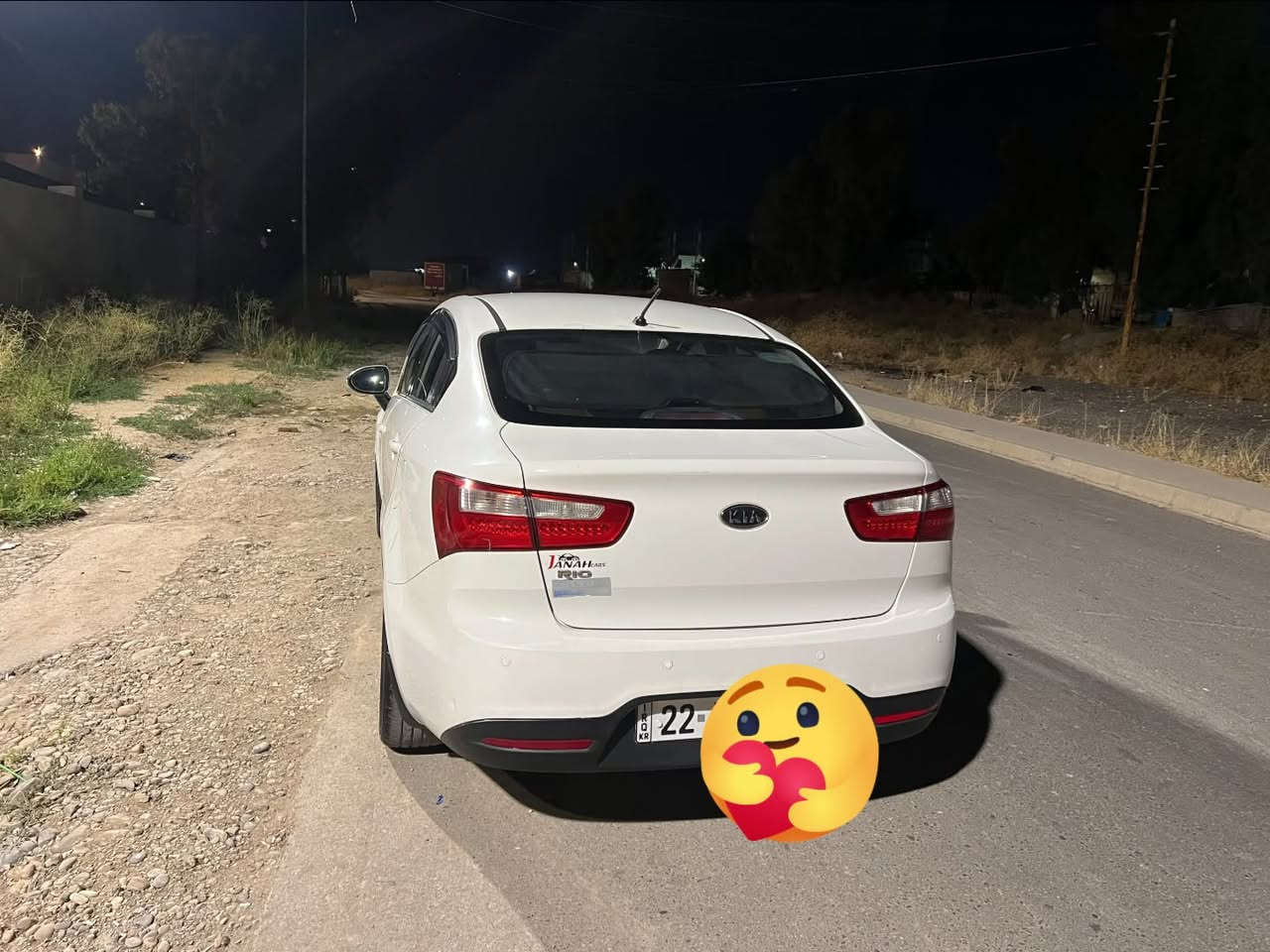 كيه ريو ٢٠١٣ سنويه جديده هزه صارلها سبع اشهر 
السياره بسمي موصفات خليجي كير ومحرك وتبريد شرط ما ناقصها اي شي 
مري شفت محرك دوش ١٦٠٠ 
كير ايتي 
تحكمات ستيرن 
بدون ضرر بدون بارد 
بدون صبخ بيها شبر فقط بل جاملخ الأمامي أو واضح بل صوره 
سياره جاهزه  
العنوان موصل جانب الأيمن 
السعر ٩٠ وبيها مجال شي قليل 
الاتصال على الرقم ***********. وبي واتس اب
