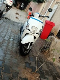 حبايب دراجه بوليسي مسطره  الدراجه صارلها شهرين من نازله من  الحاويه   ...