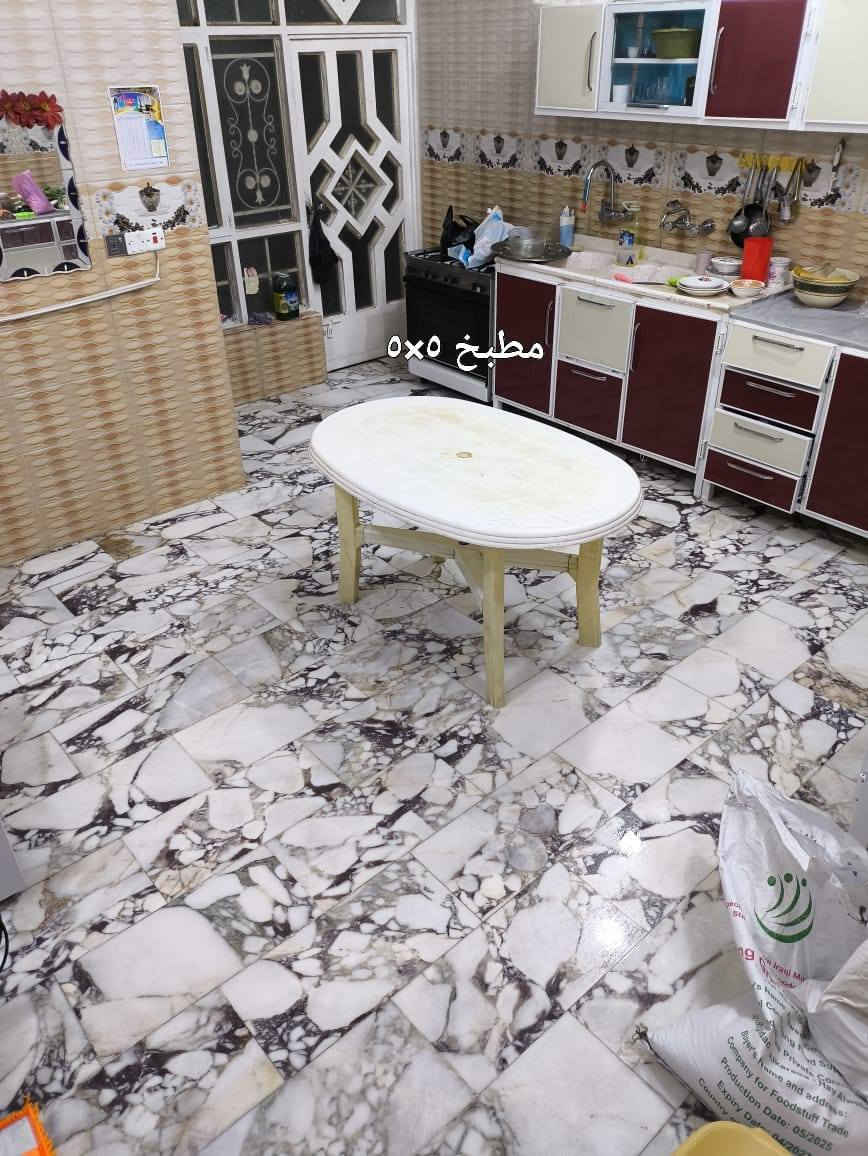 #دار_للبيع
دار للبيع ١٠٠ متر طولاني طابقين 
#الطابق الاول طرمة استقبال هول مفتوح ع طابق الثالث  وبالاخير مطبخ وحمام وترك  
#الطابق الثاني غرفتين وهول  وفوك سطحين
زين القوس قرب مدرسة الاوائل الاهلية بضهر الشيرازي
#السعر 
مبادرة 95 مليون  النقد 90مليون
*********** + وتساب
