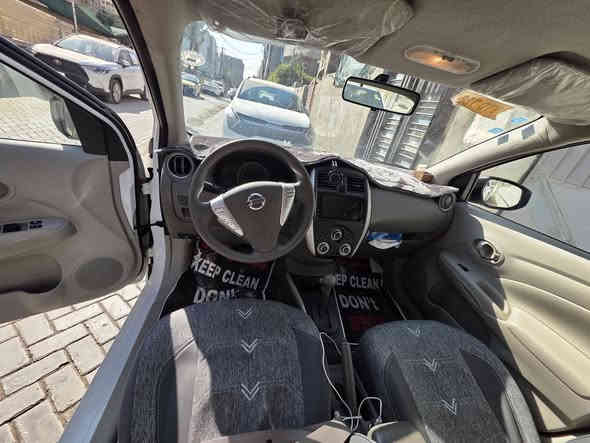 السلام عليكم نيسان سني 2025 #للبيع
السيارة ماشية ١٣الف رقم اربيل ب اسمي مكفولة بيهة فقط شخط بل جاملغ الامامي مكاني بغداد 

السعر 130 وبيها مجال
***********
