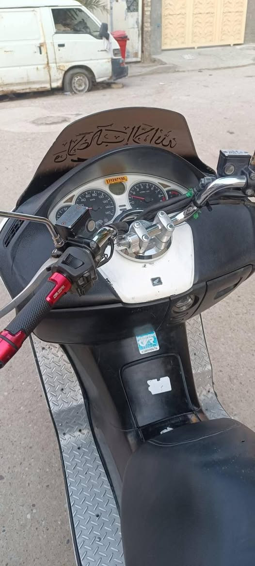 السلام عليكم ورحمة الله وبركاته
فورزه 0.8 عميه بلاد دراجة نضيفه وتخبل رون واحد و نص شرط نقص بس لايت او فيوز ماعرف ولله و صانصه طلع صوت السعر 700 وبيه مجال مكاني بغداد الزعفرانية رقم تلفوني *********** او علق واطبلك خاص
