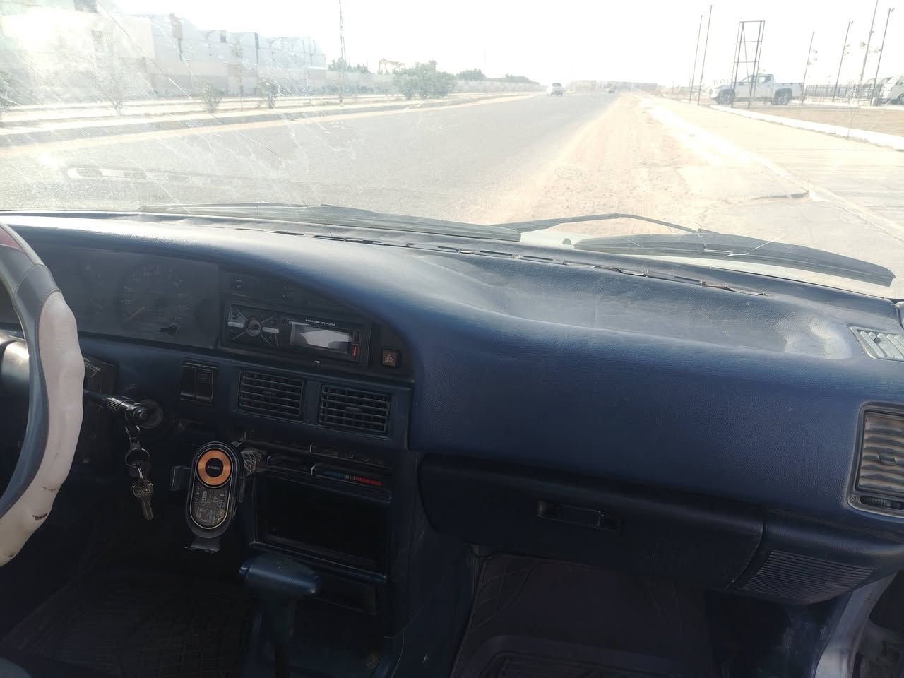 سلام عليكم كورله عضم وارد أمريكا موديل 92 (يسرة بلاد) سنويه لل30 رقم نجف (بأسمي) تبريد شغال ثلج🥶 كير ومحرك 1600 كهربائيات شغاله ما بيهة نقص سياره جواهة تخم تاير جديد غرفتهة جديده وحلوه وكلشي شغال بيهة سستم صوت ستوني مسوي وسماعت جدد مكان السياره نجف السعر 50 وبيهة مجال قليل الرقم ***********
