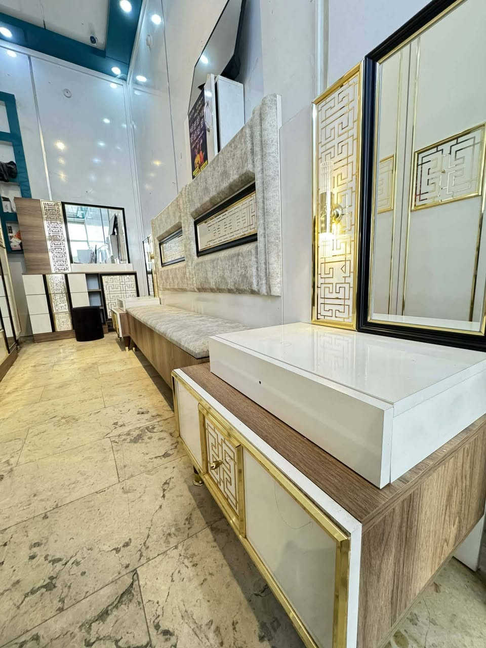 غرفه نوم تركيه 10 قطع نضافه وضخامه فول سرير مخزن سعره  950 الف


**إذا كنت صاحب هذا الإعلان وتريد حذفه لأي سبب، رجاءا أرسل رسالة إلى الدعم الفني**