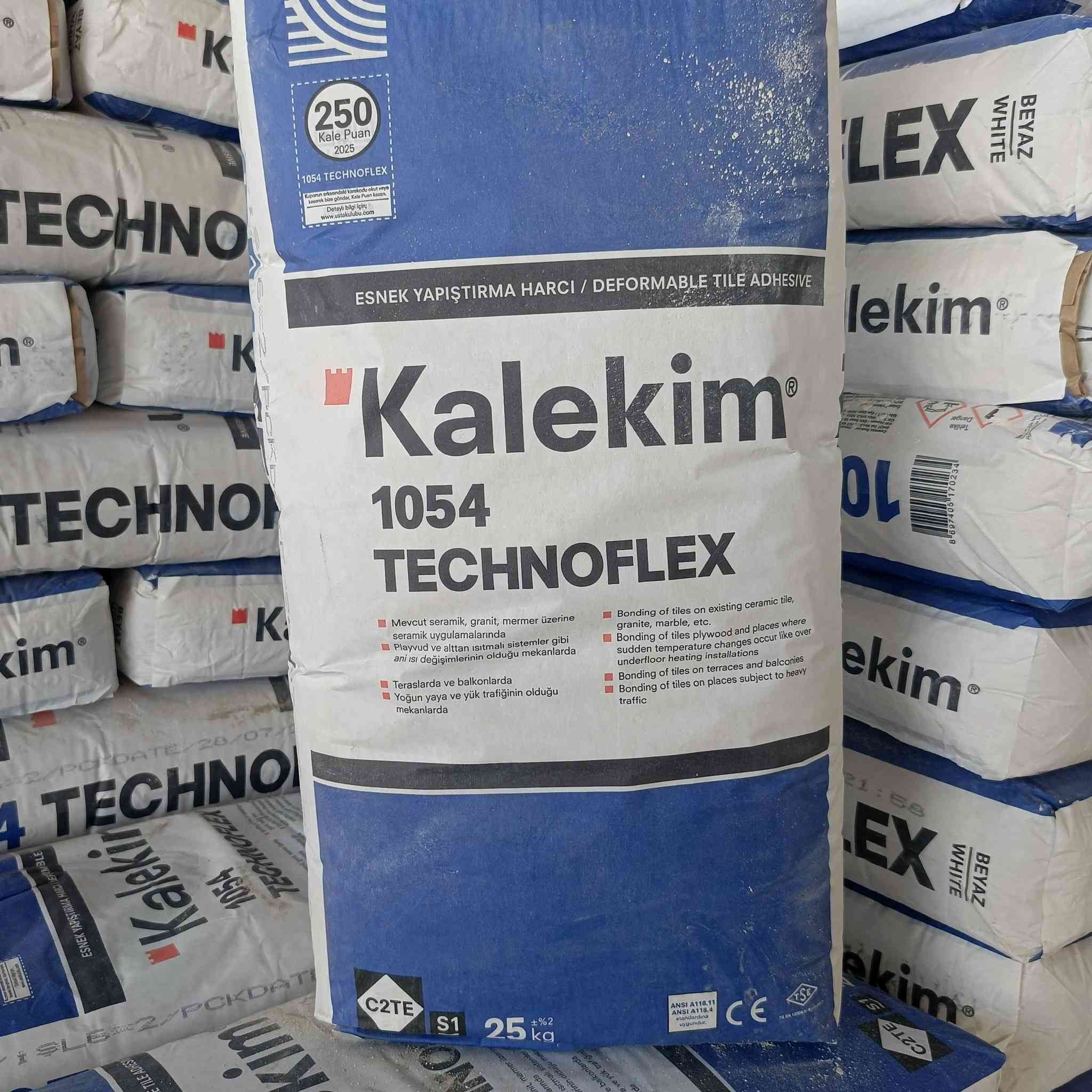 سلام عليكم  رمضان مبارك مستعدون لتجهيز المواد الانشائيه رمل /حصو /سمنت /تيكله /بلوك / بلوك خفيف/  جص/ بحص /زميج / ثرمستون/ بلوك أحمر اسو /ساقيه مجاري/ بيارتون/ سمنت أبيض /لجميع المناطق والقضيه  والنواحي وفي كركوك قرب جسر الرابع  من جهت الاسره و المفقودين  
رقم  الهاتف
***********
***********
***********
