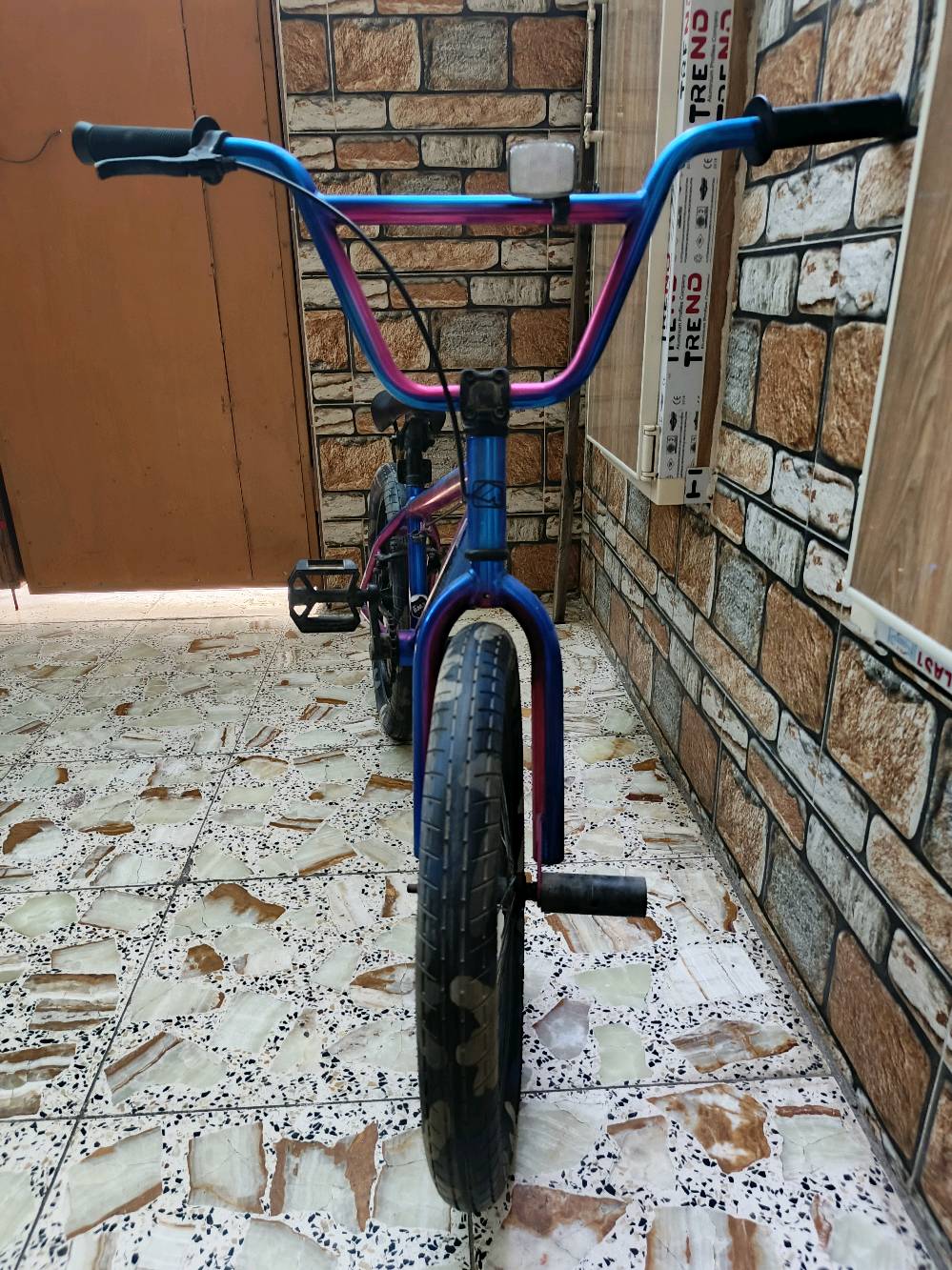 ‏سلام عليكم بايسكل للبيع نوع bmx سبع الوان  GT مال حركات امريكي تايره موشم سعر ١٩٠ وبي مجال المكان بغداد مدينه الصدر والتواصل واتساب هذا الرقم. "***********