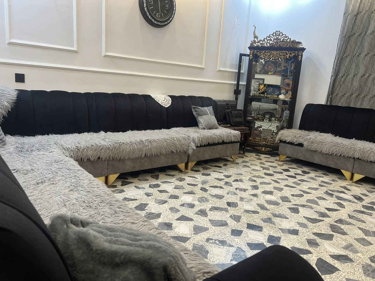 بيع مستعجل طخم الرئاسي سعر ١٥٠ الف
الديوان الاسود والرصاصي سعر ٣٠٠ الف
***********
