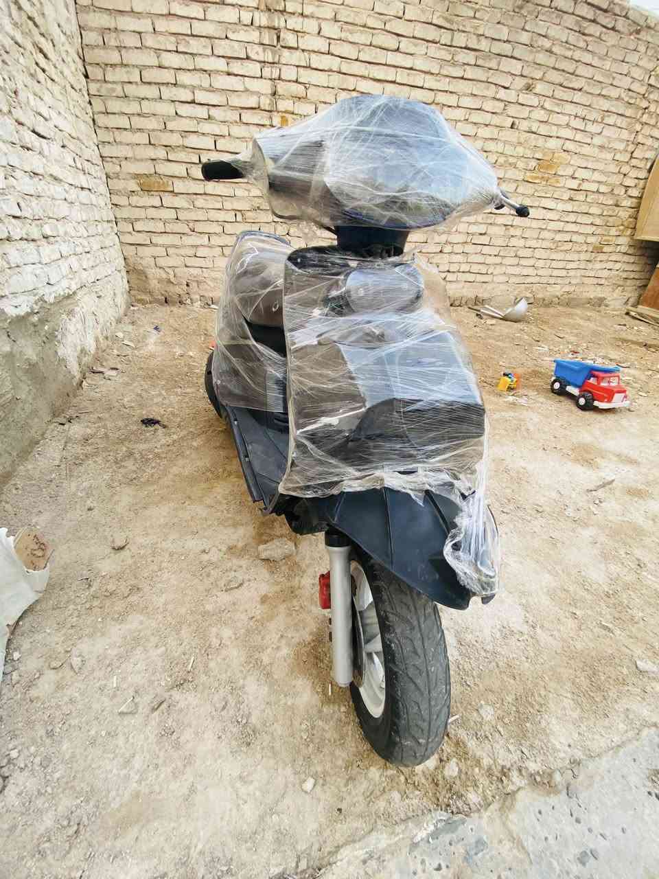 سلام عليكم شباب دراجة فراشة للبيع السعر 350 وبيها مجال قليل الشرايط اللي يتصل على الرقم ب نقرأ سلف Hinder شغال رغم عايز الدراجة بس كفر قدام ***********
