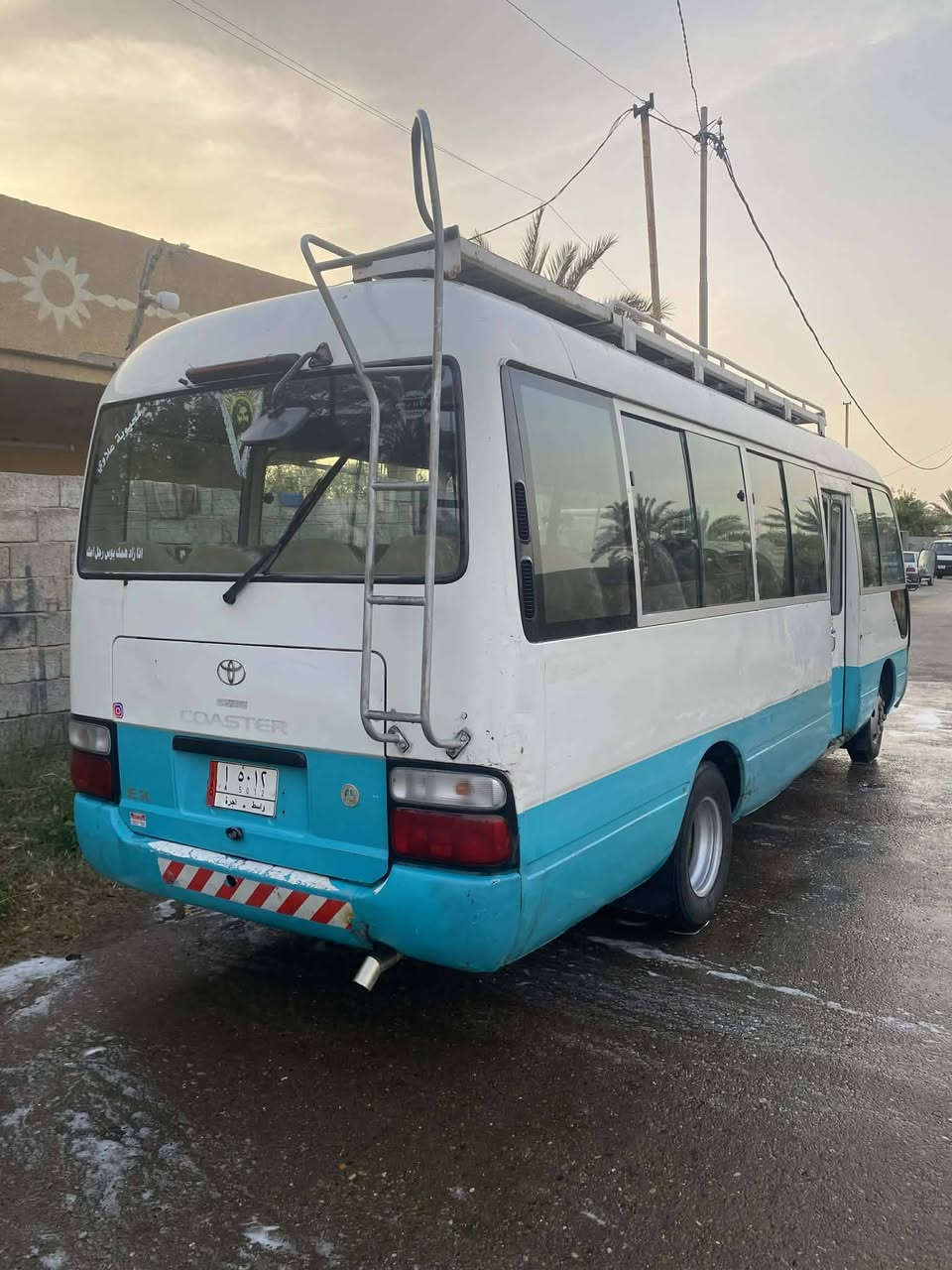 سلام عليكم ورحمة الله وبركاته سياره موديل 2005 سياره بيه طخه بل صفحه ال صغيره ممعمره غرمات هيئه صفر سياره تحويل كير مابي شي اكسل ونه خفيفه مكينه بيه دونز داخله زين تخم تاير بيها سياره     مكاني بغداد سبع بكار وهذه رقم *********** سعر 160 وبيها مجال
