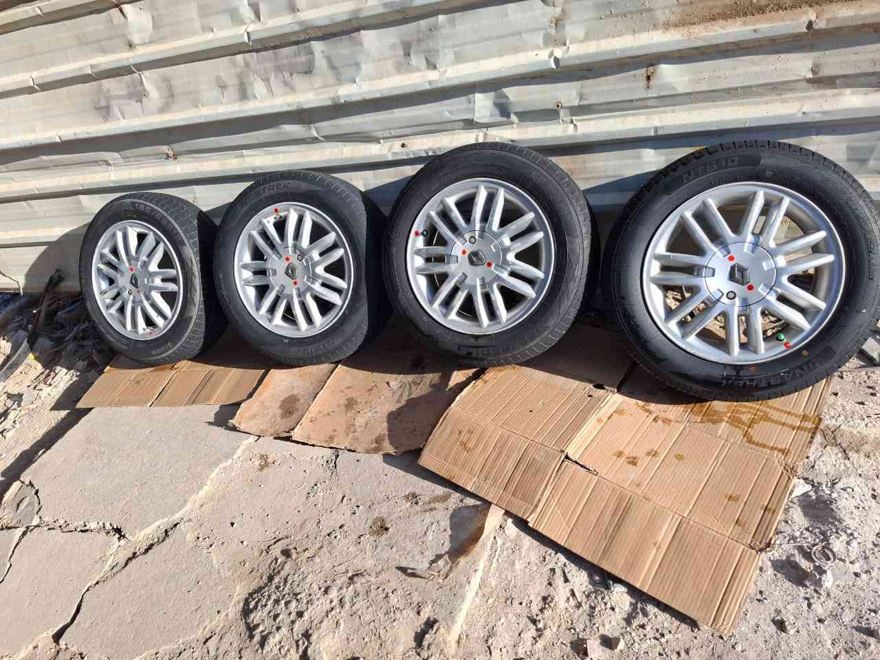 تاير جديد هوه ويل كب مال رينو 17 ***********
