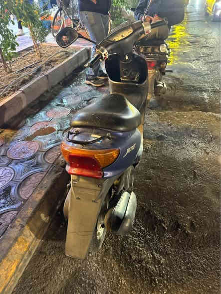 دراجه عصفوره كلش نضيفه مال رمبه مكينته ناعمه ابد ممتعوفه والله العظيم مال رمبه كلشي يشتغل بيها مابيه اي نقص تايرات دبلات باتري كله جديد قفل اكسل أوراق كامله كامل سعر 850 بيه مجال مكاني الاعظميه *********** بغداد
