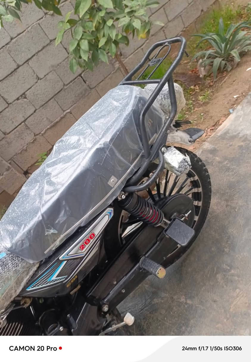 سلام عليكم دراجه سيفون ٢٤شكل ال٢٥ محرك ٢٠٠اوراق كامله دراجه نضيفه حيل للبيع السعر ٧٥٠ وبيه مجال


**إذا كنت صاحب هذا الإعلان وتريد حذفه لأي سبب، رجاءا أرسل رسالة إلى الدعم الفني**