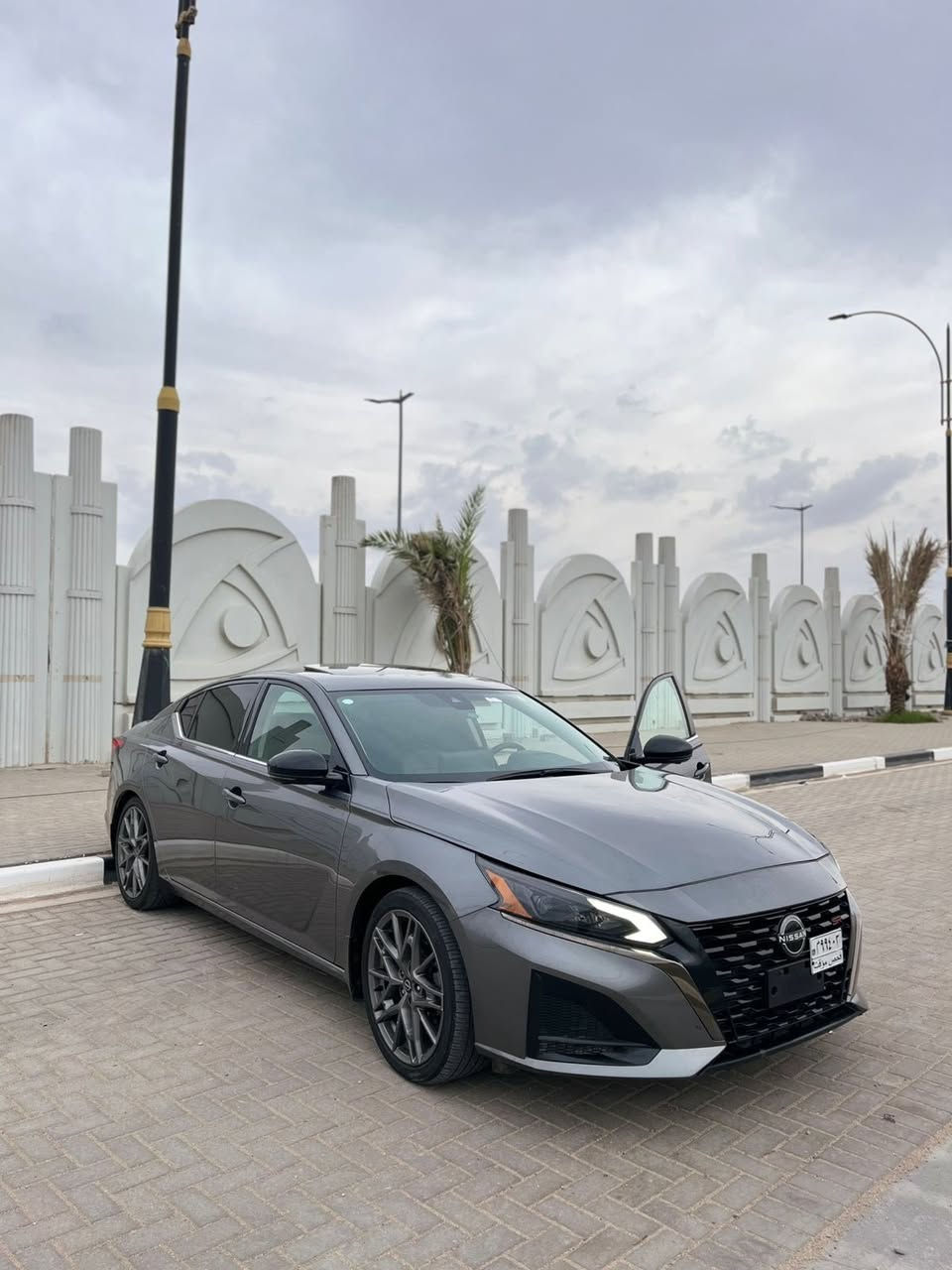 السلام عليكم    للبيع نيسان ألاتيما SR 2023
السياره تقرير غرق كفاله من الضربه والصبغ  
السياره فول موصفات للاخير اعلا فئه بل نيسان 
سستم صوت حساسات رادارات محيطيه كامرات 360 تتفئه تبريد بل كشنات كلش فول الفول  

بيها رصعه مال حاويه وباقيه علا حالها. والباقي كفاله 

مكان السياره بصره 📍

السعر 148$ وبيها مجال قليل 

رقم الهاتف؛ ***********
