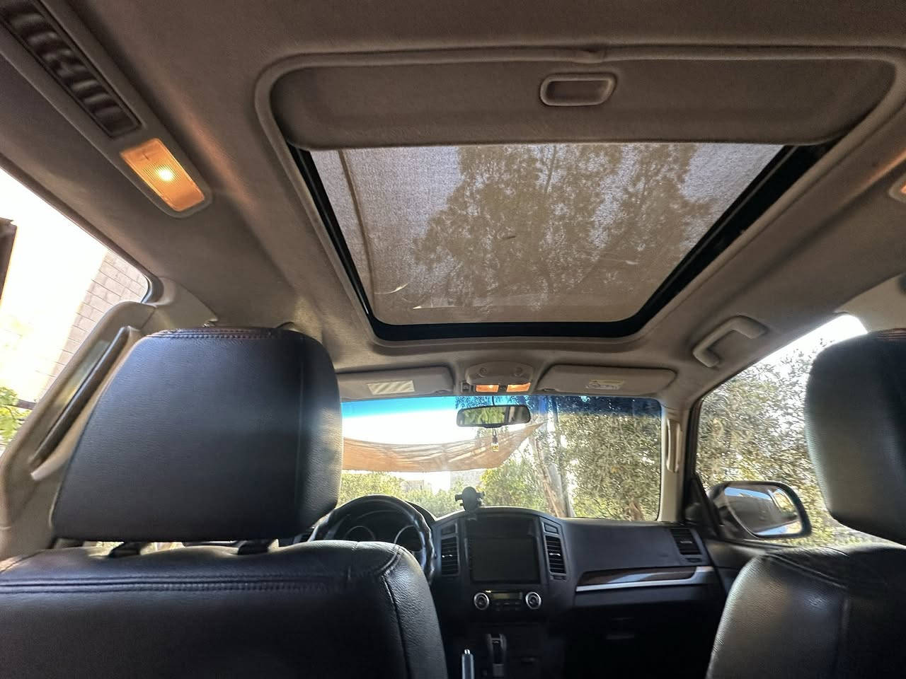 Mitsubishi pajero 2014
فحص كامل متسوبيشي باجيرو 

ممشى 200 الف 

 فحص كامل خصوصي 3.8 GLS 

متسوبيشي باجيرو 2014 خصوصي اصلي 

 غرفة  لون اسود 

محرك سعة .. 3.8 .. v6 قوي واقتصادي 

مري ضب كهرباء ⚡️/ عالسنتر 

ثلاجة وسطية 

مفاتيح الشركة مع سنتر الأصلي 

أيادي نقل / مري نقل 

جير اتوماتيك توب ترونيك 

دفع رباعي 4*4 عدة وضعيات

نظام (دفلوك Deff lock)

غرفة جلد بحالة جيده جدا / فرمايكا داخلية  

  / ٧ مقاعد ركاب / مركى وسط خلفي / حافظات أكواب 

دعاسات جناب 

تحكم ستيرنج 

مثبت سرعة 

تكييف مركزي مفصول + تحكم من الخلف 

زجاج خلفي البينا 

كاسحات سقف / غمازات مري 

سنتر لوك مركزي / فتح صندوق على السنتر

شاشة تدعم جميع التطبيقات / كاميرا الرجوع للخلف 

حساسات خلفية /  

Parking sensors مساعد الاصطفاف 

كراسي خلفية قلب 

اضاءة امامية ليزر / كشافات LED 

ماتور وجير واكسات فحص 

نظام AIR BAG حمايه امامي و خلفي / بريكات ABS 

فتحة سقف بانوراما

جنط باجيرو 17 اصلي مميز

كراسي مدفية 

زجاج ومري فل كهرباء ⚡️ 

السعر 💸 10.300 💸قابل للتفاوض 

رقم التواصل 0781885300


**إذا كنت صاحب هذا الإعلان وتريد حذفه لأي سبب، رجاءا أرسل رسالة إلى الدعم الفني**