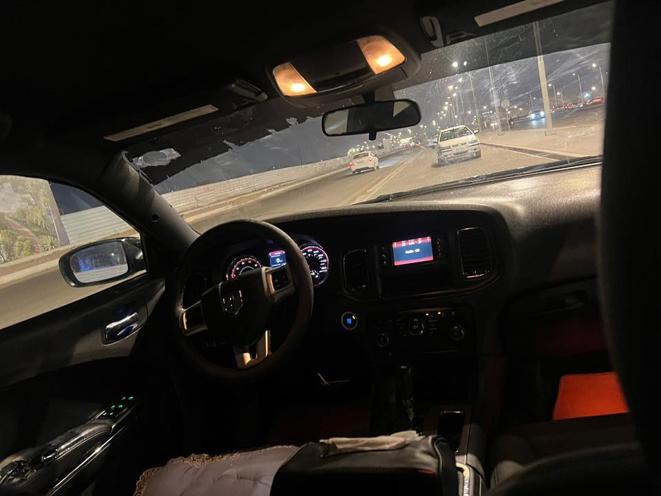 السلام عليكم جارجر 2014 سياره خير من لله كصه جنطه متومه طبق الاصل كير محرك تبريد تدفئه تخم تاير كله كفاله مكانها البصره. 52  وبيها مجال   ***********
