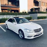 سياره مارسيدس بينز  موصفات  s350  1-باب طويل   2-سقف بنوراما  3- مري ش...