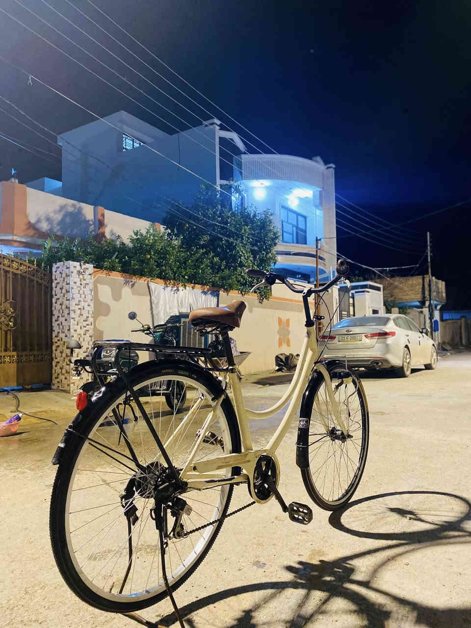 بايسكل للبيع موديل ٢١حجم ٢٧ويل امامي كاربون حساس كاربون حساس ثلجي شغال السعر ٩٠ وبي مجال عنوان المقداديه حي العسكري 
الرقم ***********
