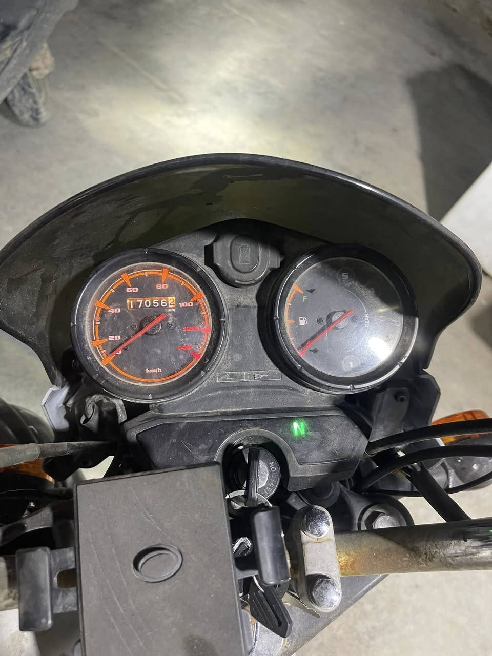 بوكسر كلاسك موديل 21 شهر 12 تجفيت جديد ماشية 17 دراجة نظيفة رقم وسنوية ديالى راعيها موجود بديالى مكاني بغداد  الدراجة مجاي اشتغل بيها مامغسولة سعرها 1750 وبيها مجال قليل  ***********
