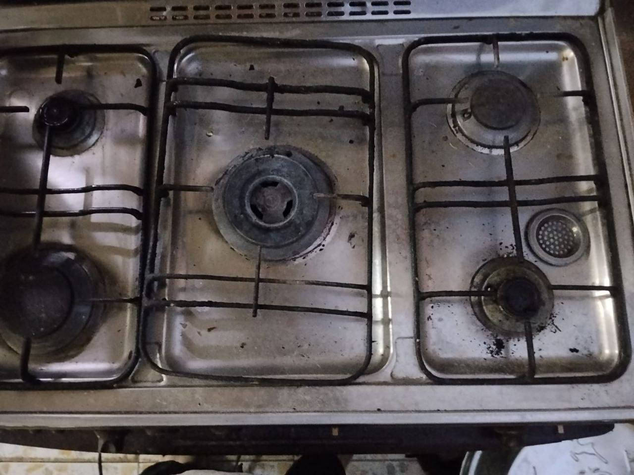 طباخ كريازي للبيع مكان دور النفط ***********
