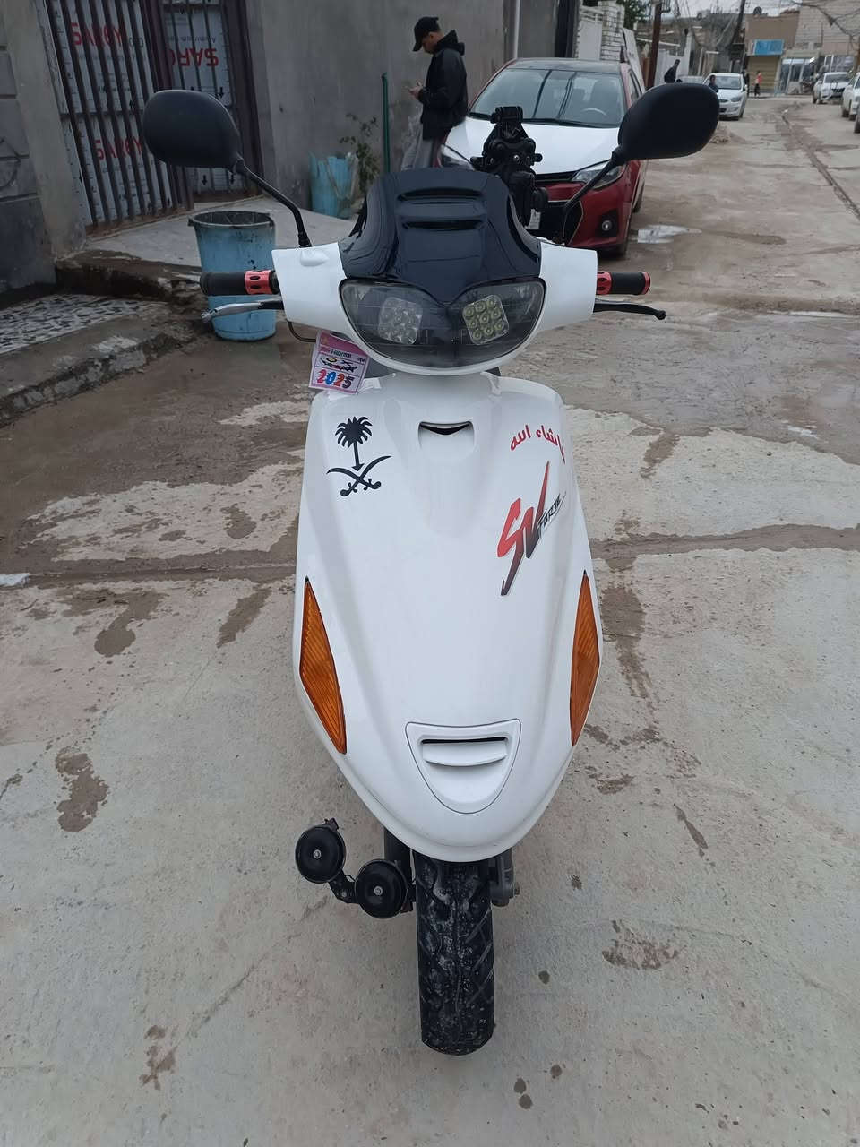 فراشه فحل حاويه محرك  شرط مامفتوح نضيفة سلف هندر كهربائيات كله شغال  575 بيهه مجال  *********** مكاني نجف
