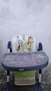 كرسي طعام للطفل مستعمل قليل للبيع الاتصال على الرقم 07710735104