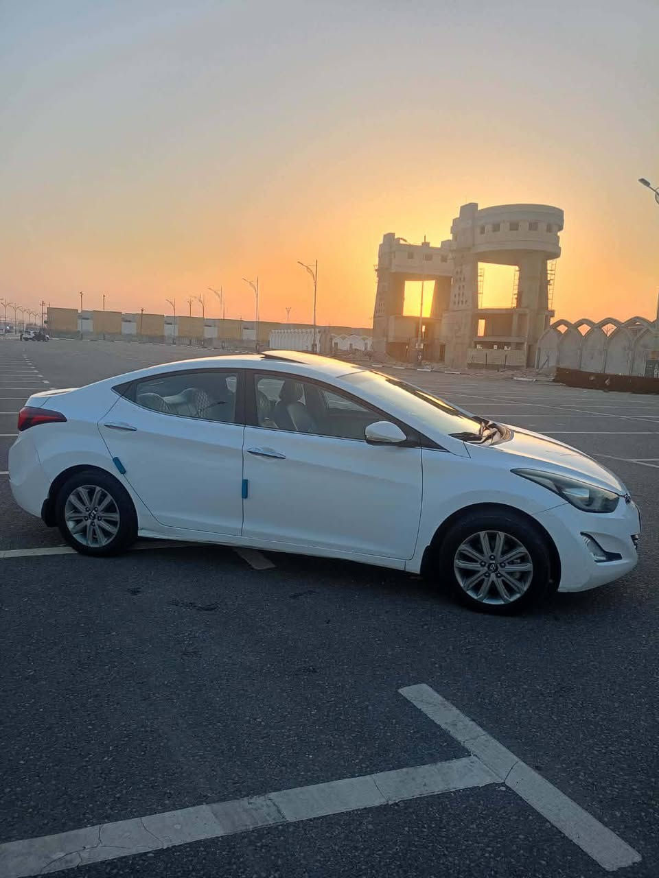 النترا 2016 وارد خليجي مكفولة ضربه و تبديل وصبغ رقم بغداد نكليزي حره بسمي تحويل مباشر فول مواصفات عدى البصمه 1/1 فتحه سقف شاشه كامره ويلكب تحكم استيرن اشاير بل مرايه حساسات اماميه و خلفيه محرك 1800 ماشيه 150حقيقي  السياره جاهزه مكينه كير حداديه السعر 137 وبيها مجال للشراي للاستفسار الاتصال على الرقم ***********مكاني كربلاء
