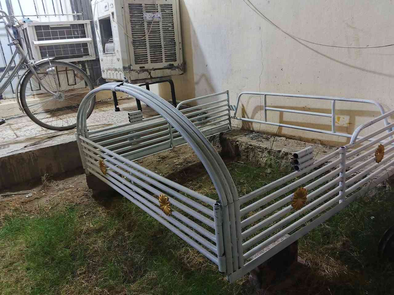 السلام عليكم البيع محجل بيكم  شبوط عقرب يرهم جادر السعر 160الف وبي مجال رقم الهاتف ***********.-*********** المكان الرمادي حي الضباط
