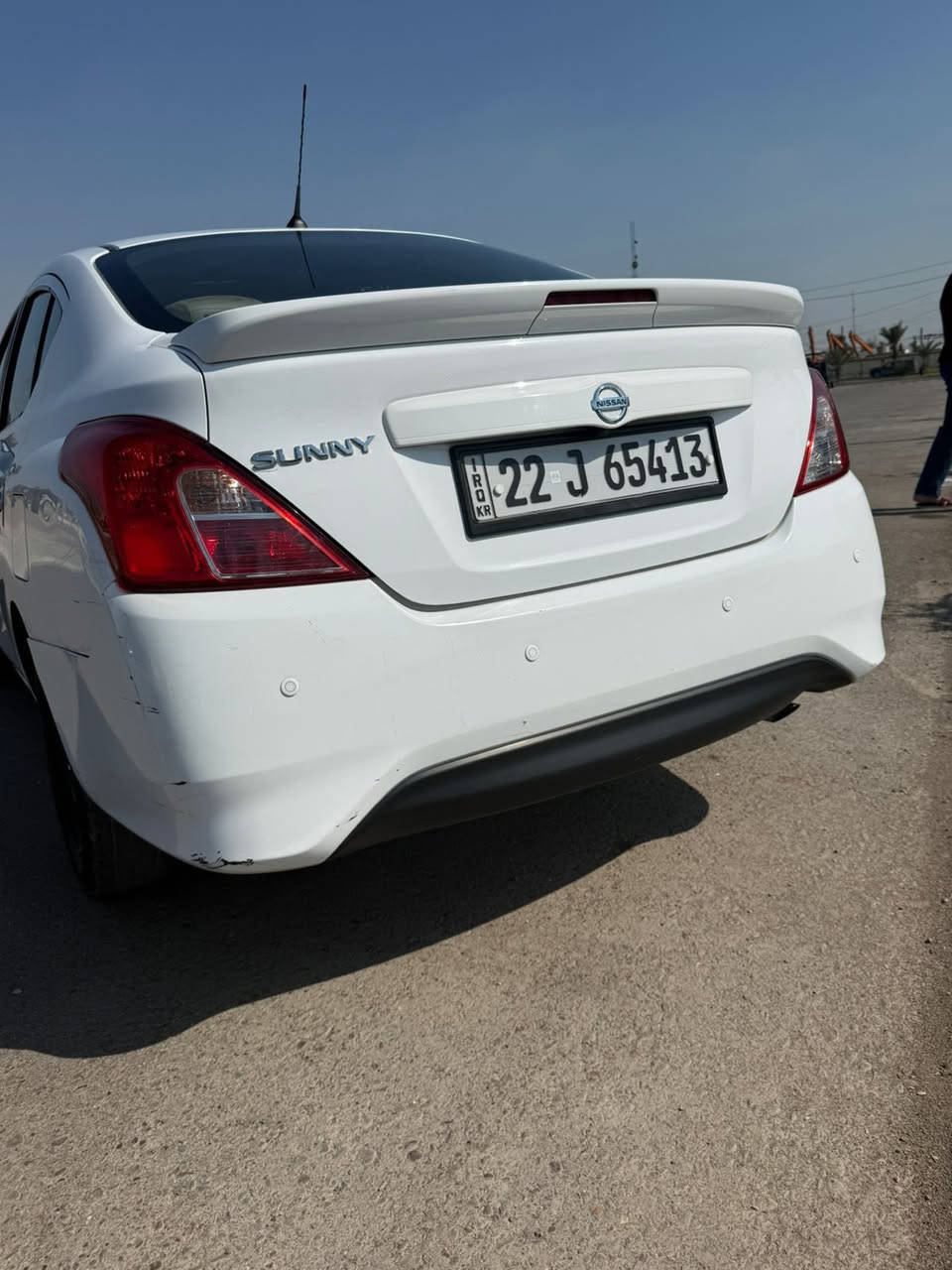 سلام عليكم 
نيسان سني 2021 
رقم اربيل سنوية مساقطة 
بية ضربة جاملغ خلفي وباب خلفي مبدل فقظ 
سعر 105 وبية مجال بيع سريع 
بية نواقص بسيطة 
العنوان :زيونة 
*********** 
بيه سونار منشور
ماشية 126 الف
