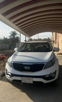 كيه سبورتج 2016 محرك 2400 فور ويل ماشيه 150وارد خليجي بس مبدل بيهه بني...