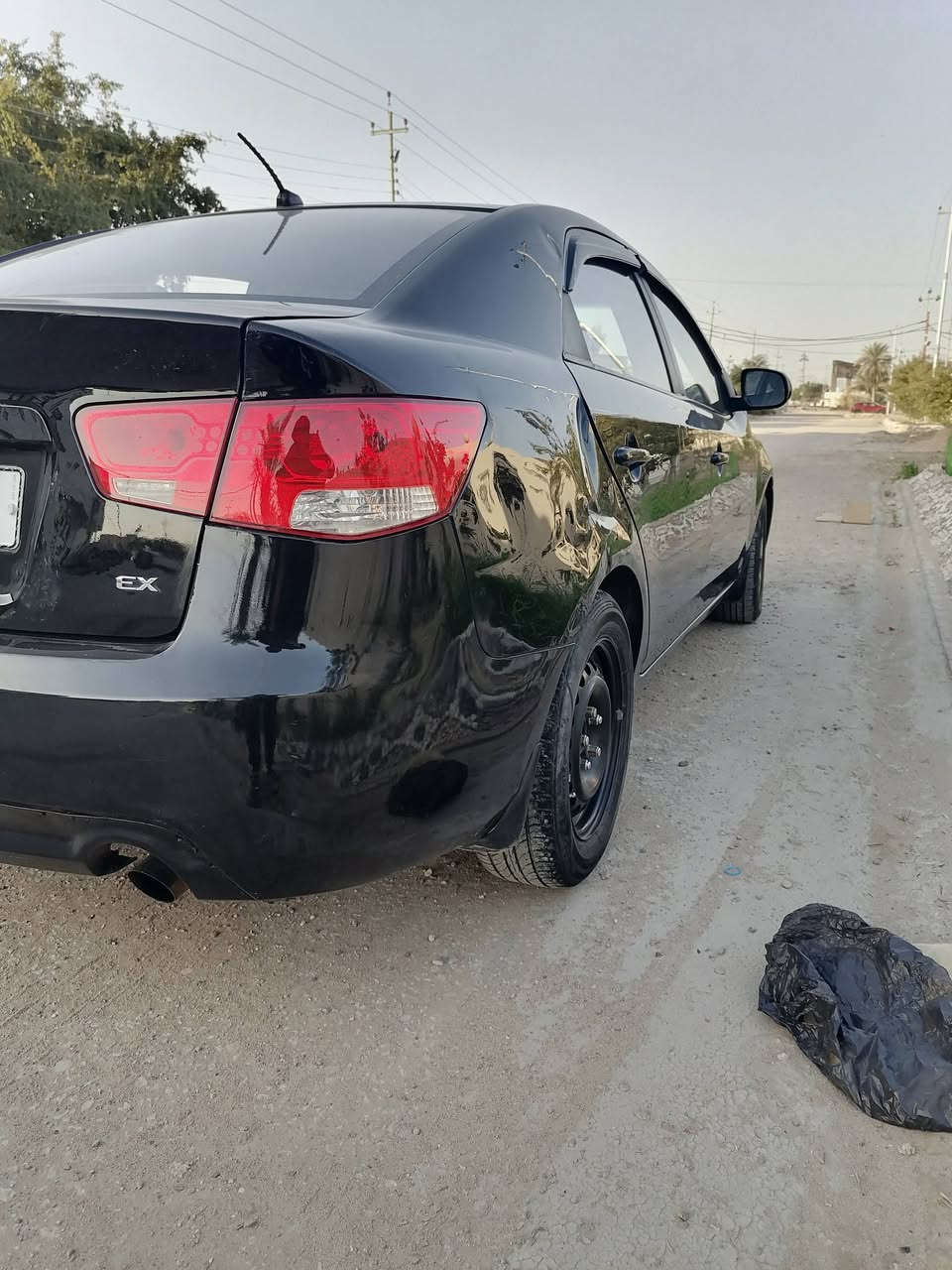 السلام عليكم سيراتو موديل ٢٠١٢ خليجي محرك ١٦٠٠ بغداد انكليزي باسمي جاهزه من كلشي بيه قطعتين صبغ اثر شخوط والباقي مكفول السعر ٨٨ وبيه مجال العنوان بابل المحاويل ***********
