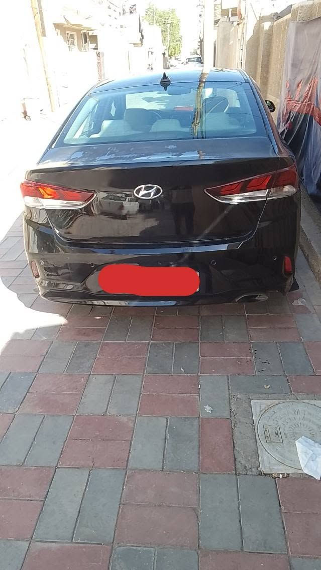 موديل 18 حادثة بمريكا كما موضح بالصورة 

بالعراق بالباب الخلف السايق بارد خفيف بيه كص بسيط جدا بالجه اليمنى للجنطة

الباقي مكفول

السيارة نظافة درجة اولى ادامة جديده تدفى تبريد مجاول بلكات باتري كله درجة اولى 

بسمي رقم كربلاء سنوية 2031

تراي شرط للبصرة وترجع اذا ادك دونز ترجع بانزين فقط محسن اخليله " موظف" 

السعر 120 قفل


**إذا كنت صاحب هذا الإعلان وتريد حذفه لأي سبب، رجاءا أرسل رسالة إلى الدعم الفني**