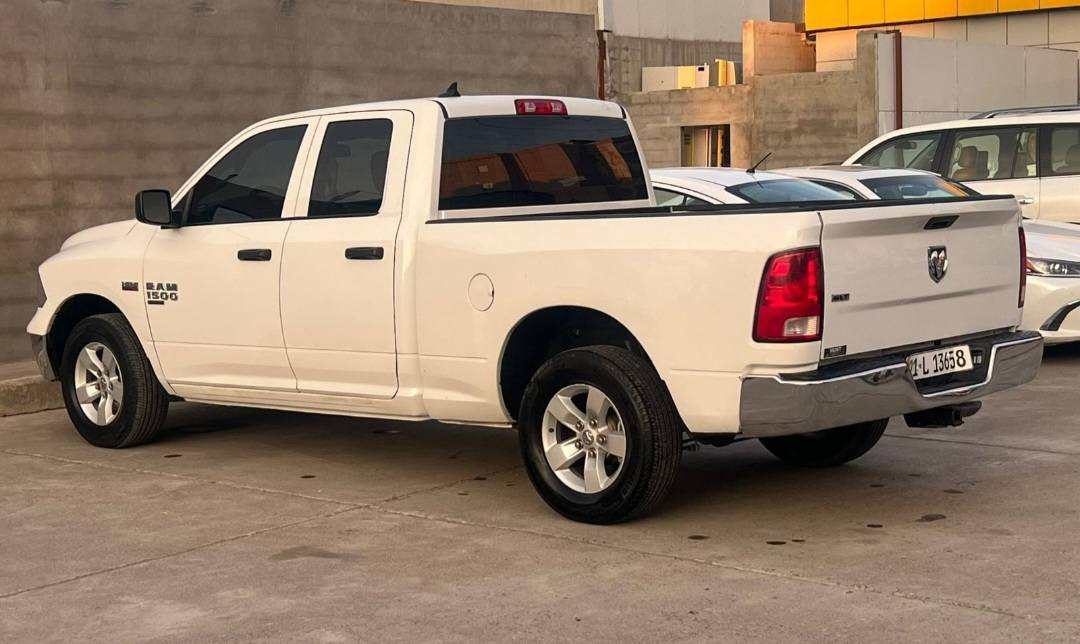 بيع نقد فقط بدون مراوس
مكانهه اربيل... سعر ١٩٨
موديل ٢٠٢٢ 
باب قصير 
محرك ٥.٧٠٠
ماشيه ٤٦م
نص بدي صبغ وشبر من الباب من جوه والدوسه 
بيهه كم شخط وتكحيل
 تفاصيل اكثر اتصال او واتساب 
***********
