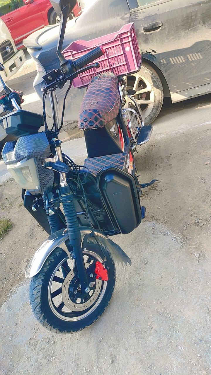 درجة شحن للبيع سعر 650 وبيهة مجال جديدة كهربائيّة كلها شغالة باتريات بل كارتون قبل شهرين شديتهن هاتف *********** العنوان بغداد حي الجامعة
