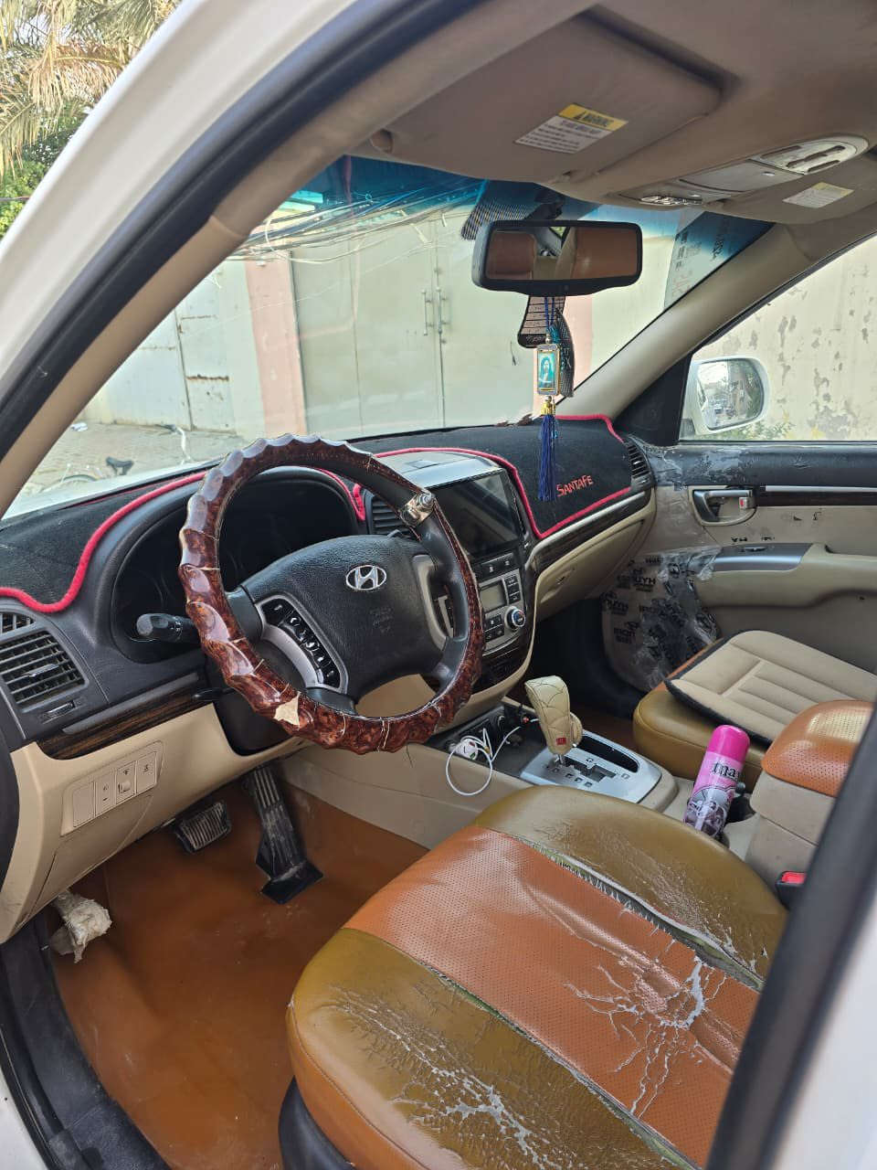 السلام عليكم
للبيع | هيونداي سنتافي خليجي ابيض  2011

سيارة جاهزة للاستخدام بيها شغلات بسيطة فقط.

المواصفات:

✔️ بصمة 

✔️ فتحة سقف

✔️ تبريد ثلاث قطع

✔️ مراي شفط

✔️ نظام كروس

✔️ تحكم جهتين

✔️ 7 ركاب

✔️ كاميرا

✔️ كشن كهربائي جلد 

✔️ محرك 6 سلندر

🔻صورة السونار بالمنشور 

💰 السعر:153

📞 رقم الهاتف:***********

📍 العنوان: ديالى –
