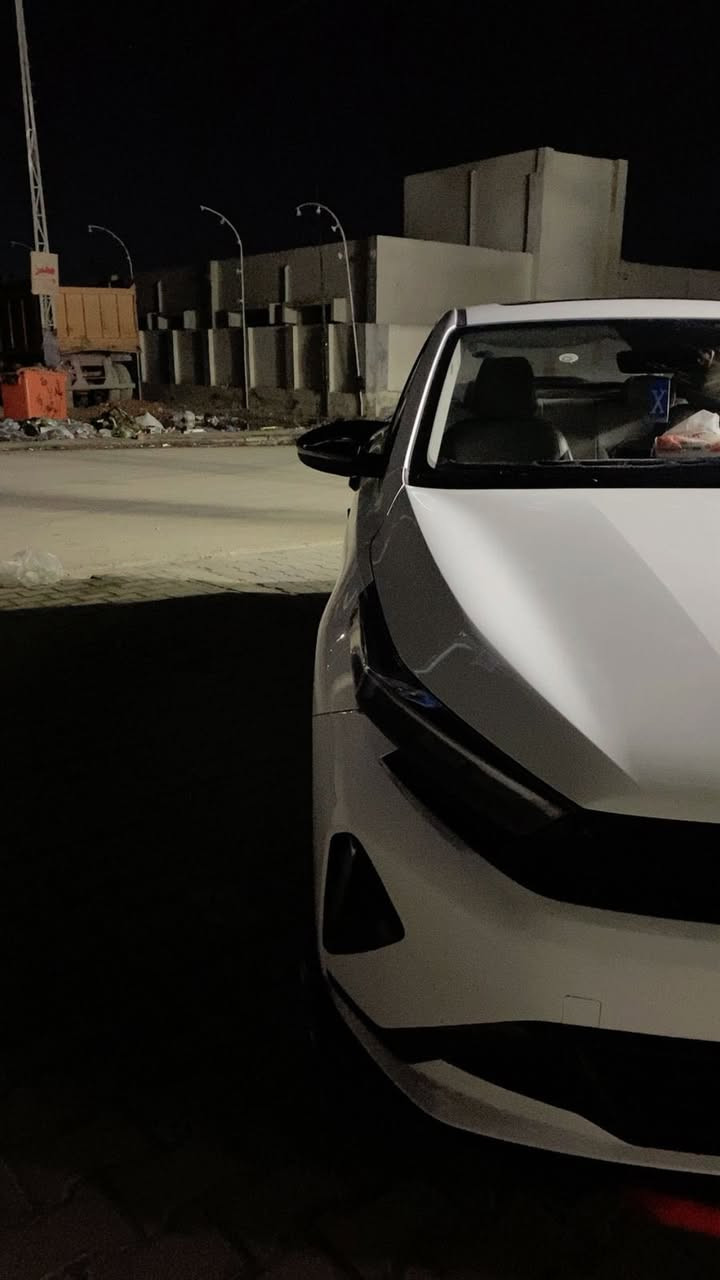 السلام عليكم.
كيا كي ثري K3 موديل 22
تجميع الصين
فول  مواصفات
.
محرك 1500 دبل نوزل 
رقم اربيل  بسمي 
 ماشية “24 الف 
 
🔴المواصفات 
✅️فتحة
✅️شاشه كامرة 
✅️تحكم ستيرن جهتين 
✅️بصمه 2 أبواب و بصمه تشغيل
✅️كير طياره 
✅️شاشه بالكير
✅️لايت لد زينون 3 عدسات متحركة + الخلفي هم لد متصل 

✅ أشاير لكزس️ متحركة 
✅المري الجانبية بيها ️اشاير + هيترات 
✅️صندوك ذكي بصمة ( يفتح عند الاقتراب )
✅️سايد بريك بصمة
✅️أوتو هولد (auto hold)
✅️درايف مود 4 وضعيات
✅️(sport+eco+smart+comfort)
شاشة عداد دجتل 
وبيها بعد مواصفات 

السيارة كفاله عامه 
سعر 142وبيها مجال لشراي 

للأستفسار اكثر التواصل على الرقم***********
مكان السياره النجف لأشرف . 📍
