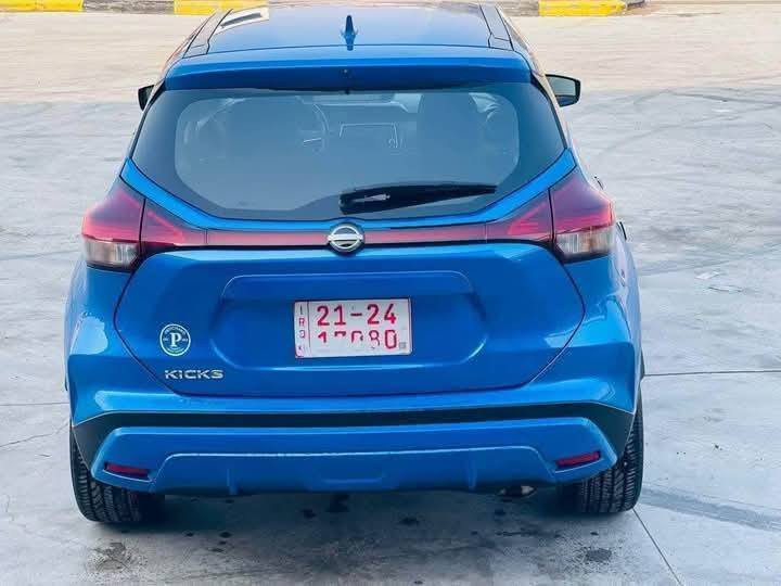 نيسان كيكس 2022 
🔧 المحرك والأداء
المحرك القياسي: 4 سلندر سعة 1.6 لتر
القوة: حوالي 122 حصان
عزم الدوران: حوالي 114–155 نيوتن·متر (قد يختلف حسب الفئة)
ناقل الحركة: أوتوماتيكي CVT (بدون تعشيق ثابت)
نوع الدفع: دفع أمامي (FWD) فقط⛽ الوقود & الاقتصاد
نوع الوقود: بنزين عادي
سعة خزان الوقود: ~41 لتر
استهلاك وسط (متوسط):
31 ميل/غالون في المدينة
36 ميل/غالون على الطريق السريع
33 ميل/غالون مجمّع
(يعادل حوالي ~14 كم/لتر)نظام مكابح ABS
توزيع الكتروني للفرامل EBD
نظام مساعد الفرامل (Brake Assist)
كاميرا خلفية 
حساسات خلفيةنظام مكابح ABS
توزيع الكتروني للفرامل EBD
نظام مساعد الفرامل (Brake Assist)
كاميرا خلفية 
حساسات خلفية
نظام تحذير النقطة العمياء 
Nissan USA شاشة مزوّدة بنظام ترفيهي مع دعم Apple CarPlay & Android Auto
بلوتوث و USB
مكيف هواء
مقاعد قماشية / داخلية مريحة
مساحات تخزين جيدة داخل للبيع ومراوسه رقم دهوك ب اسمي *********** و ***********

