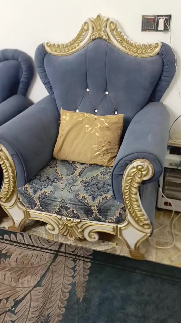 للبيع عشره مقعد 350الف المكان الخطيب الزراعي ***********
