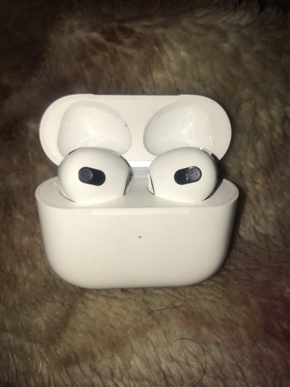 ايربودز برو (original) اصليه
معاها واير تايب سي اصليه مستخدمه شي قليل سعر 20 وبيها مجال 🤍


**إذا كنت صاحب هذا الإعلان وتريد حذفه لأي سبب، رجاءا أرسل رسالة إلى الدعم الفني**