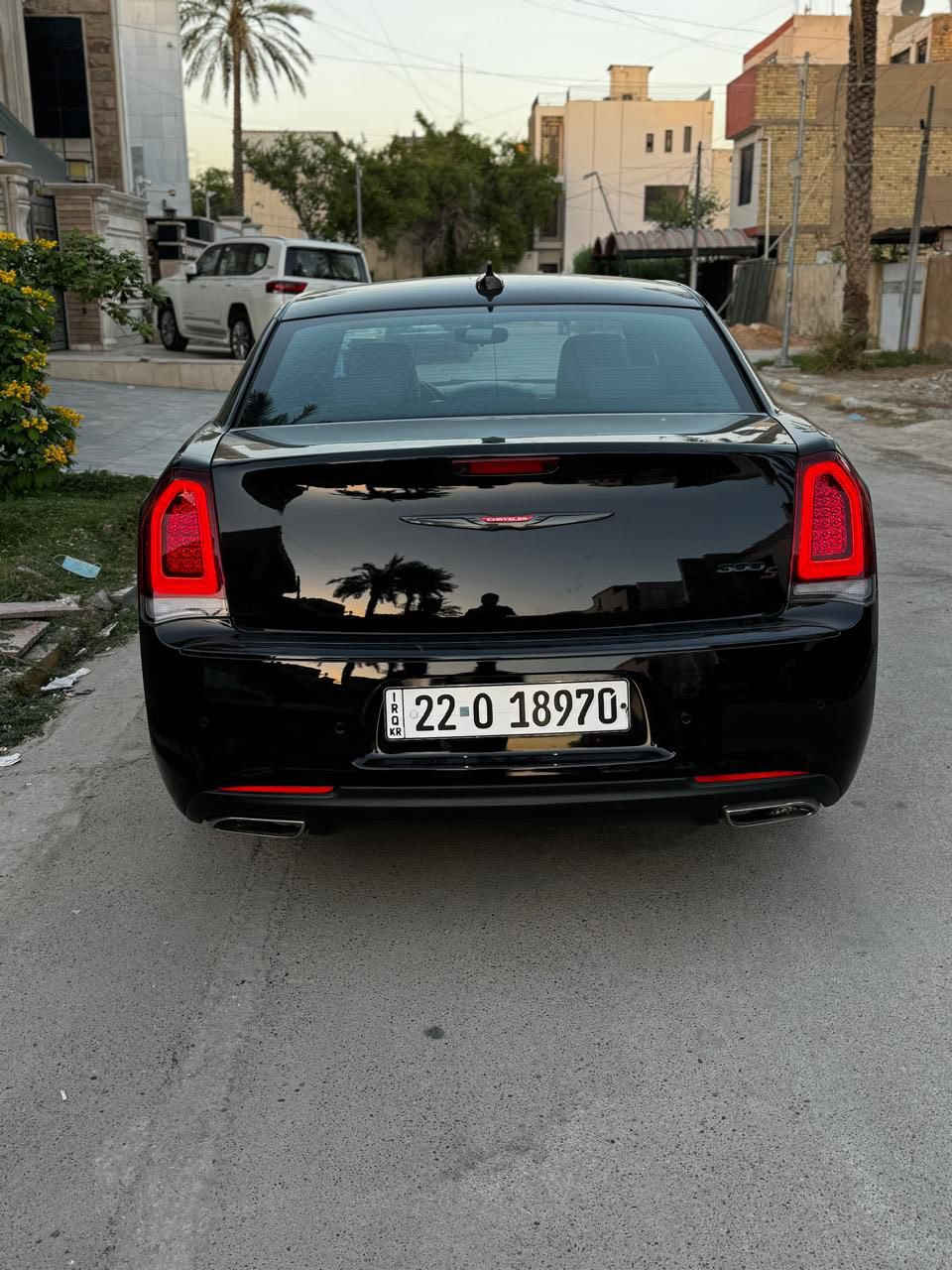 السلام عليكم اوباما كرايسلر 300 S  فوول مواصفات 1/1 وارد امريكي شبه الكلين
مكفوله كفاله عامه من الصبغ والبارد والشخوط حتى الدعاميات  حادثه رصعه بلجاملغ الامامي الايسر وبدلته صور الحادث بلمنشور مواصفات بانوراما دمامات كير ماوس مكينه 6سلندر ويل جبير وبعد بيه هواي مواصفات سياره جديده بمعنى الكلمة ماشية 44الف ميل رقم اربيل بأسمي تحويل مباشر عنوان شارع فلسطين السعر 298 وبيه مجال هـ***********
