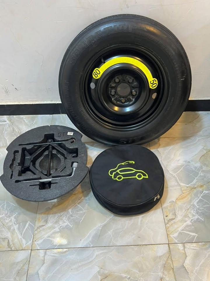 السلام عليكم

سبير + جك  / يرهم. لكل سيارات البي واي دي
شاحنه سريعه بدون ايرث. اصليه 

السعر 200 الف
***********
مكاني الناصريه
