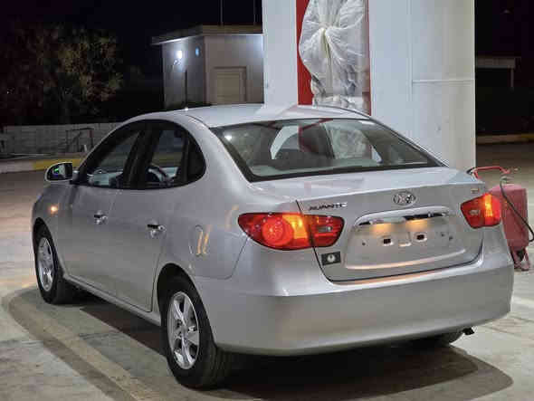 16هۆندا ئاڤانتی{2007} نمونە لەجوانی براوەی دووبەی مەکینە بچوکی دکشن بەرز پشتو پێشی کەپسە سەقفی بۆیاخی نیە وەک شوشە وایە کوشن جلدوو هیتەر ئاوێنە شەفت تەبریت لەمس تەبریت ساردوو گەرم بەشەرت 4تایەو ویلی لۆکیلەژێرە سەیارەکە یەک دینار مەسروف بۆی مەگەڕێ 143.هەزرا ڕۆشتوە بێ چاڵو شوختە شوێن نزیک ڕانیە ***********.ڤایبەر واتسائپ.
