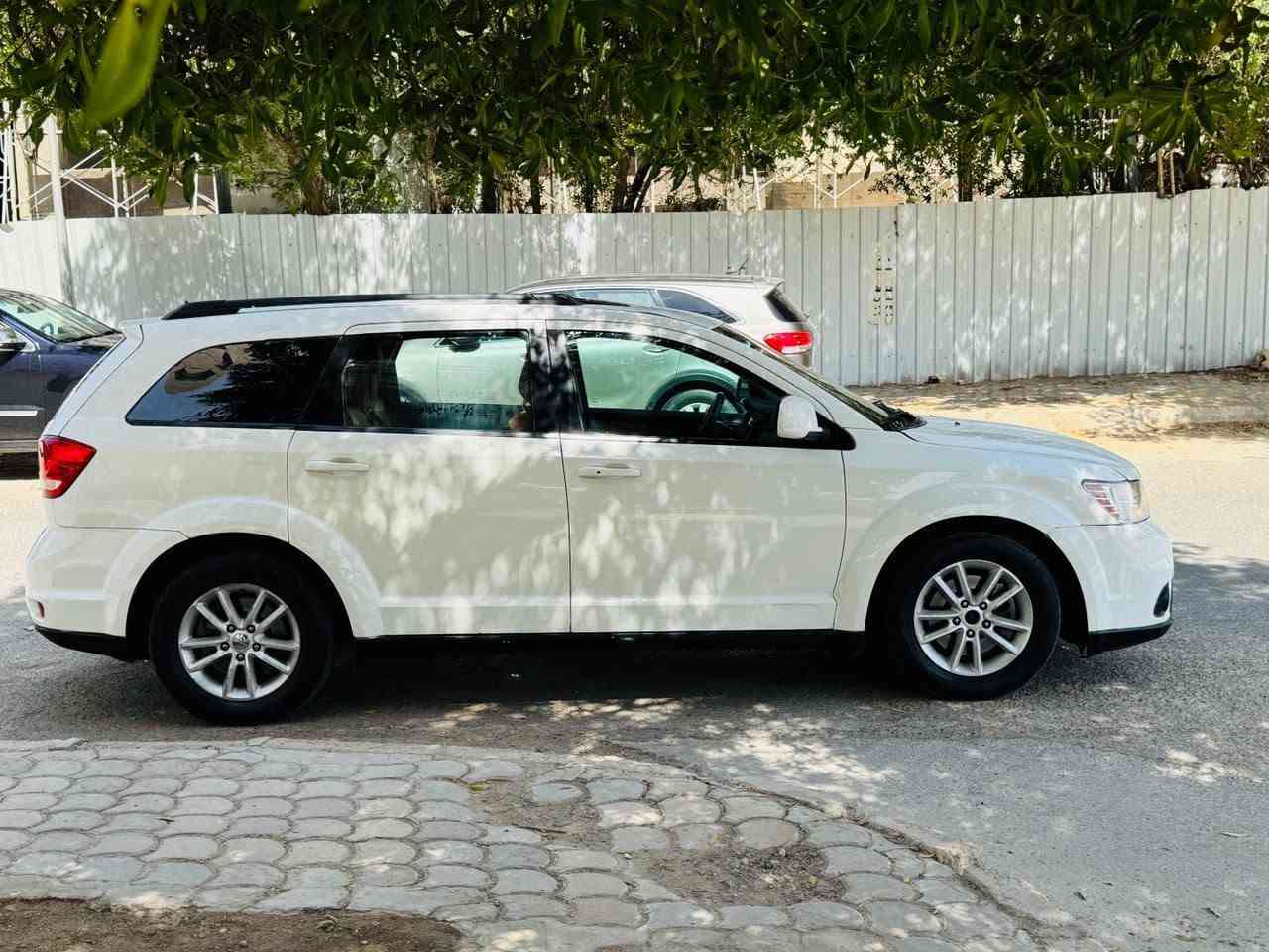 جورني مديل 2014فول مواصفات واحد على واحد سعر98ستفسار تصل رقم ***********وارد مريكي حادثه جاملغ بنيد بيه جاملغ خلفي صبغ باقي كفاله فول فتحه سقف موصفات 6سلندر3600بصمه+باواب داخل جلد بيجي بصمه تحكم ستيرن مثبت سرعه شاشه كامره فتحه سقف تبريد ❄️ حداديه جديده تخم تاير مكان سياره كربلاء
